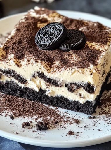 A dish with Tiramisu Oreo, if you want to try something new and full of flavor, recipe by Goya Recipes.